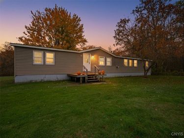 17 Factory Street, Cleveland, NY 13042