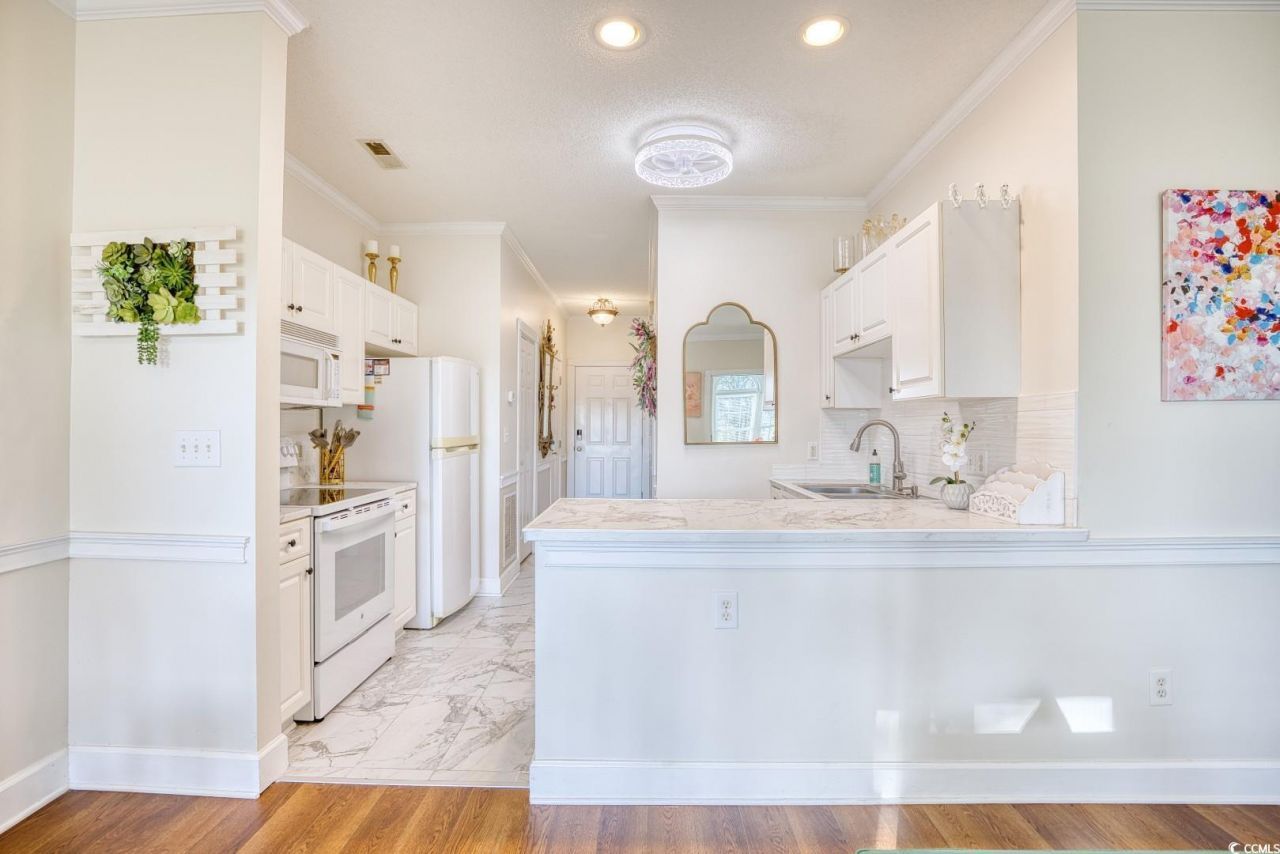 703 Riverwalk Dr. Photo 13