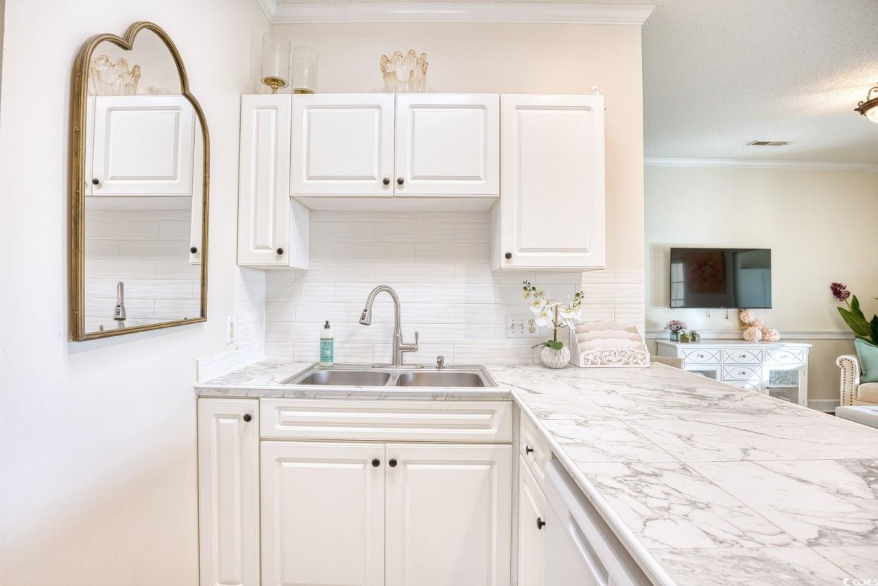 703 Riverwalk Dr. Photo 13