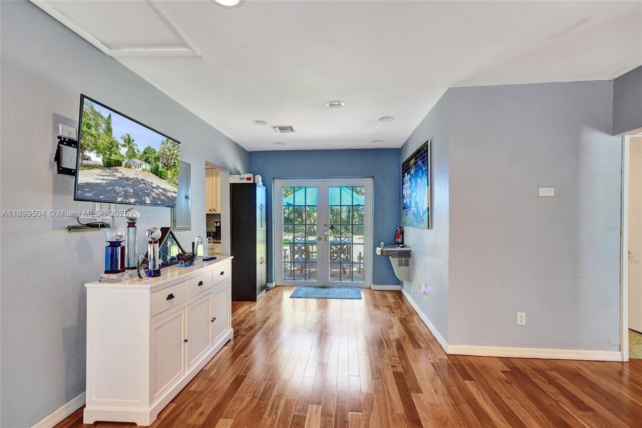 423 SE 19th St, Fort Lauderdale, FL 33316 Photo