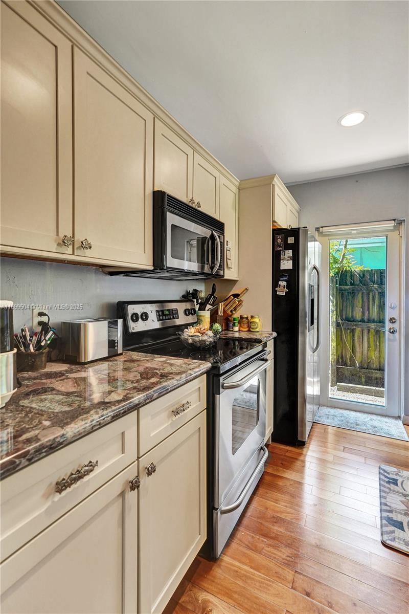 423 SE 19th St, Fort Lauderdale, FL 33316 Photo