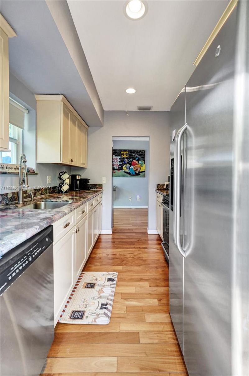 423 SE 19th St, Fort Lauderdale, FL 33316 Photo