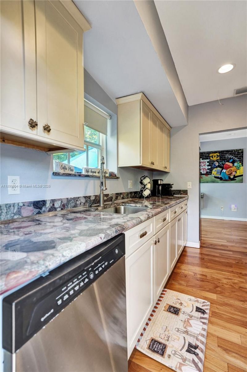 423 SE 19th St, Fort Lauderdale, FL 33316 Photo