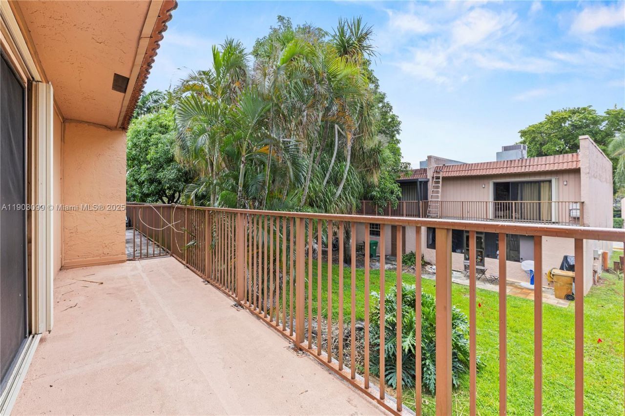 33 Madrid Ln, Unit 4-9, Davie, FL 33324 Photo