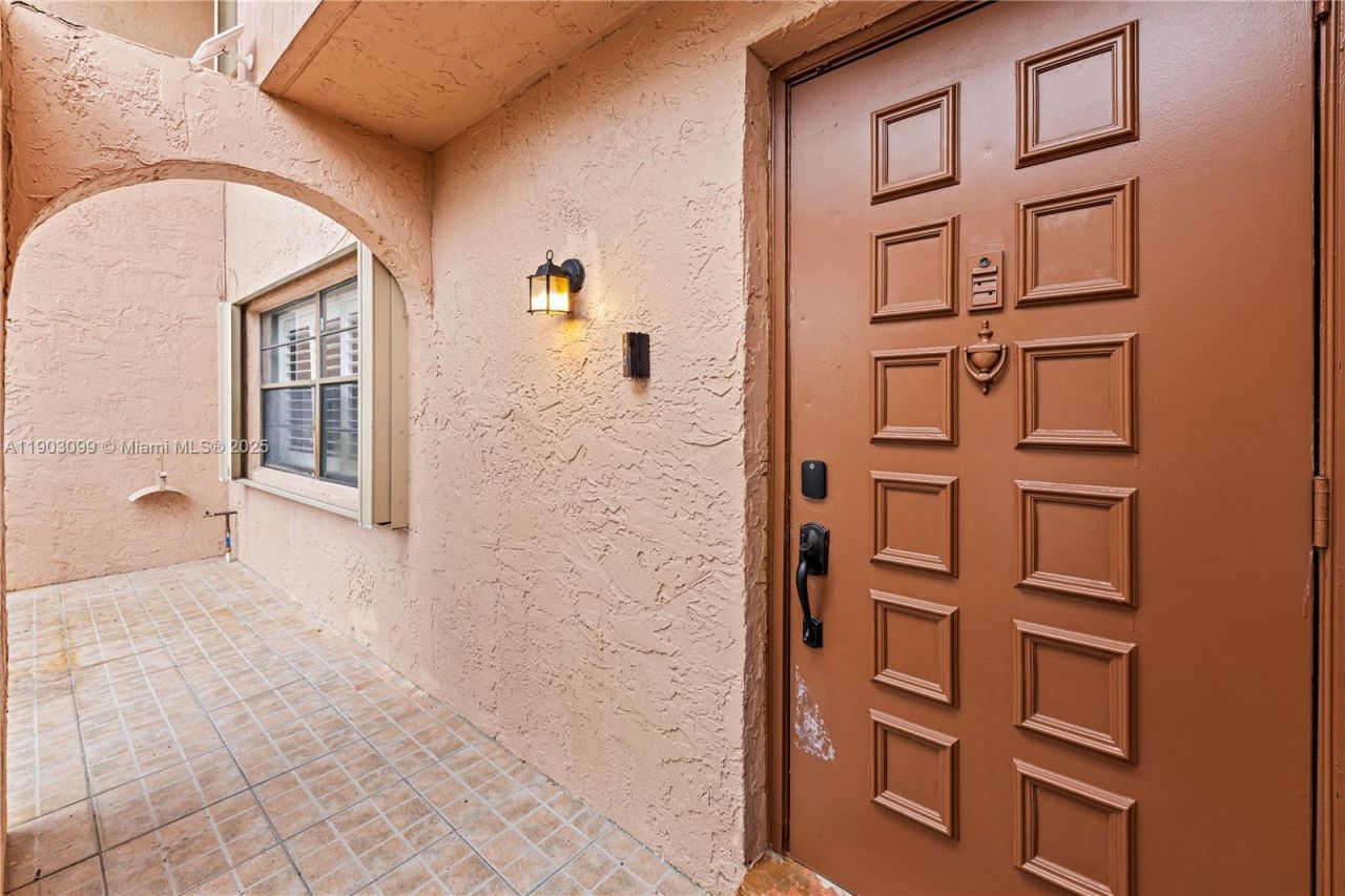 33 Madrid Ln, Unit 4-9, Davie, FL 33324 Photo