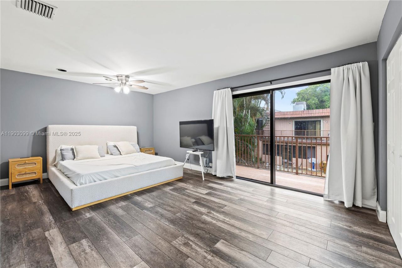 33 Madrid Ln, Unit 4-9, Davie, FL 33324 Photo