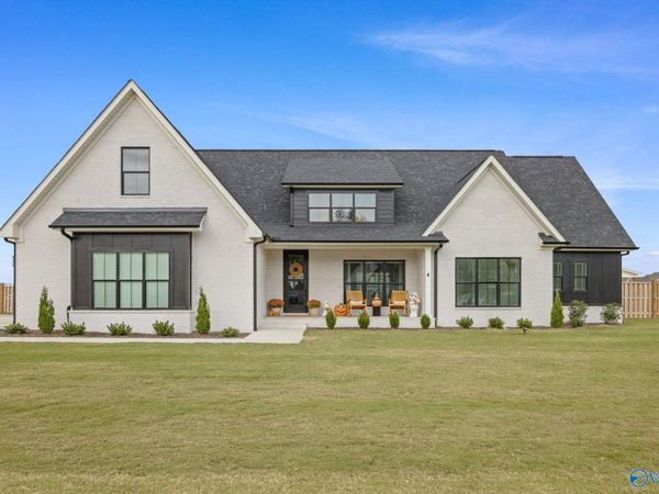 57 Cotton Way Drive, Muscle Shoals, AL 35661