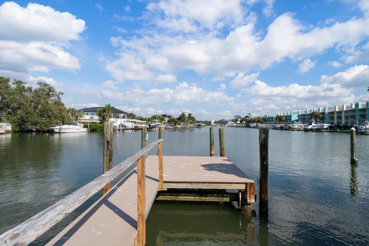 711 E Gulf Boulevard, Indian Rocks Beach, FL 33785 Photo