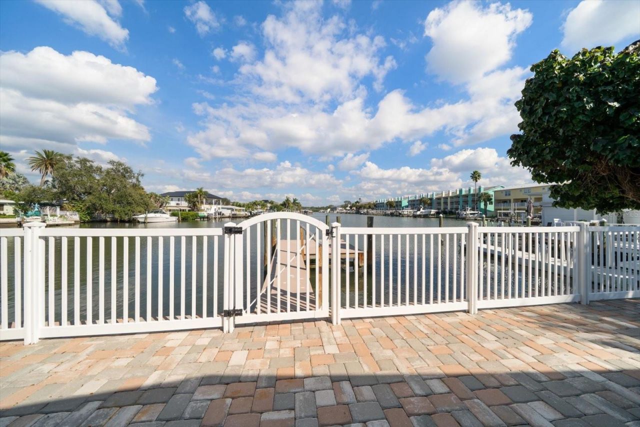 711 E Gulf Boulevard, Indian Rocks Beach, FL 33785 Photo