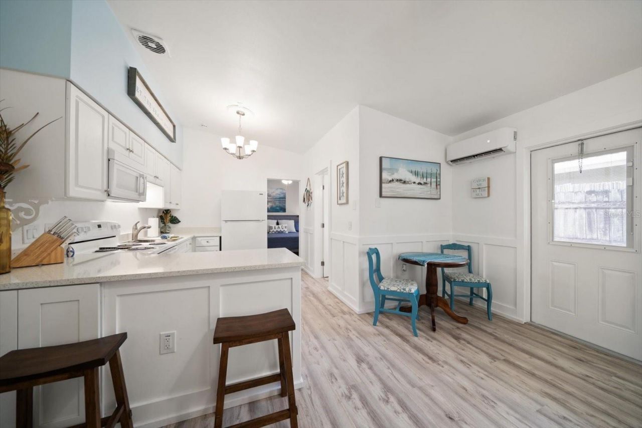 711 E Gulf Boulevard, Indian Rocks Beach, FL 33785 Photo