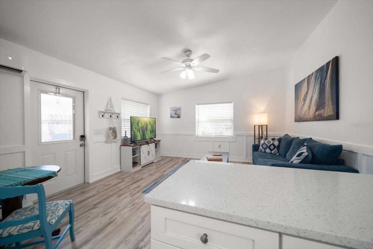 711 E Gulf Boulevard, Indian Rocks Beach, FL 33785 Photo