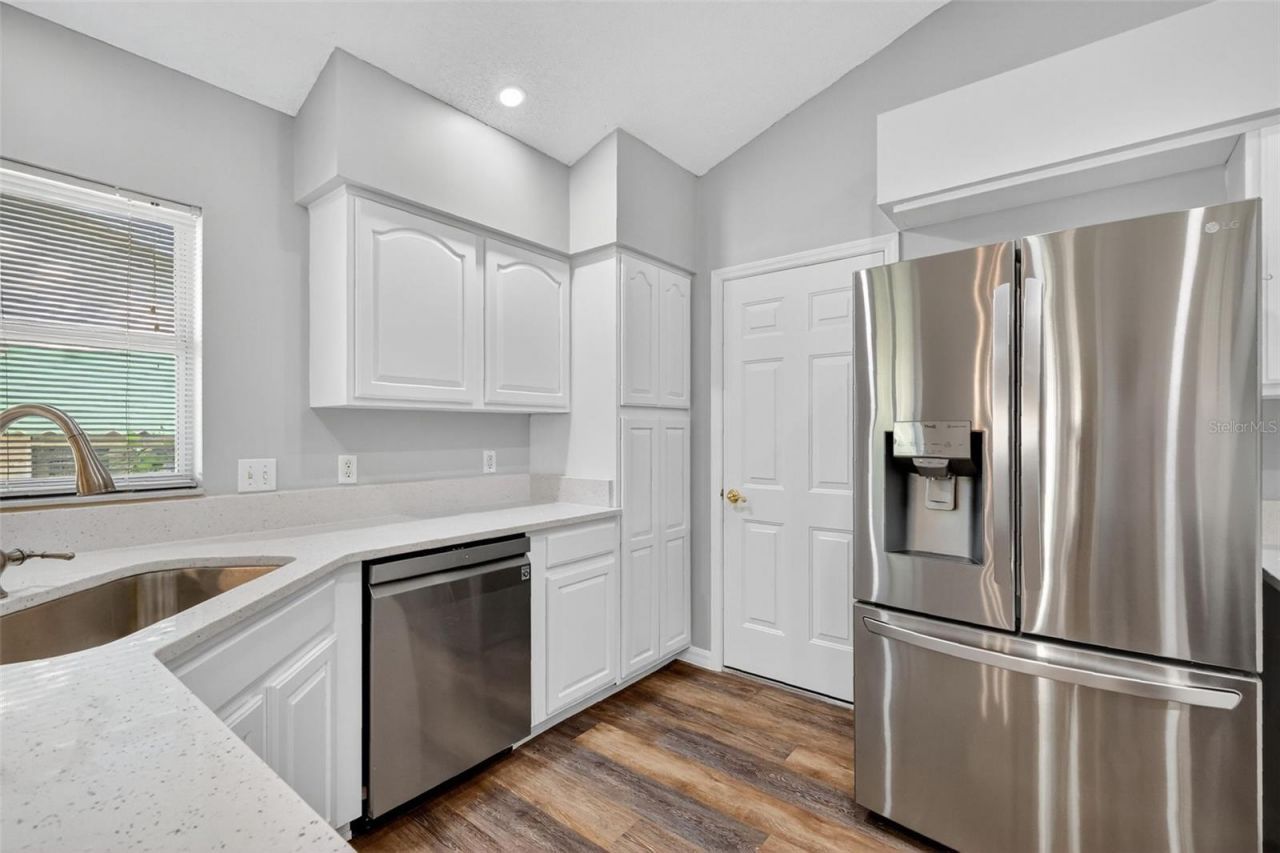 511 Loma Paseo Drive, Lady Lake, FL 32159 Photo
