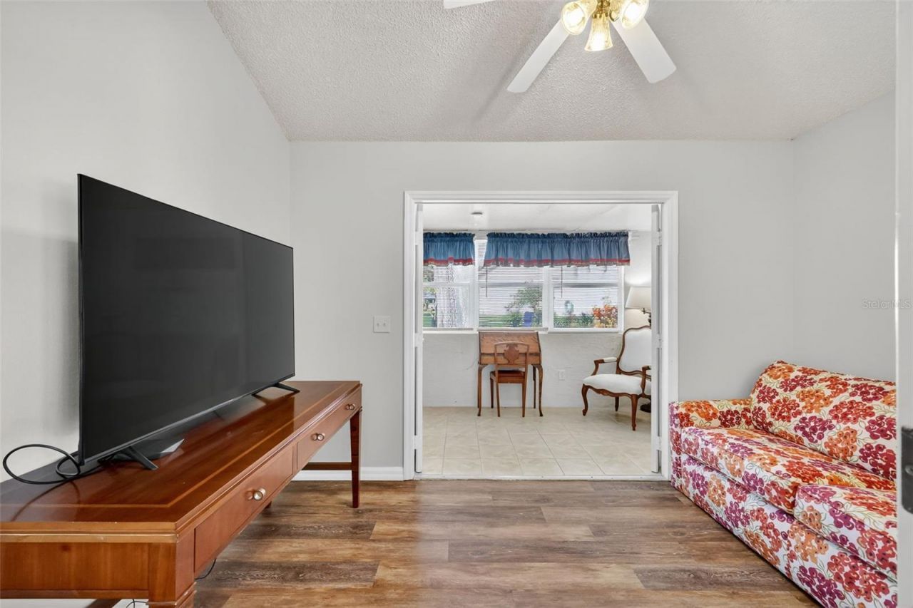 511 Loma Paseo Drive, Lady Lake, FL 32159 Photo