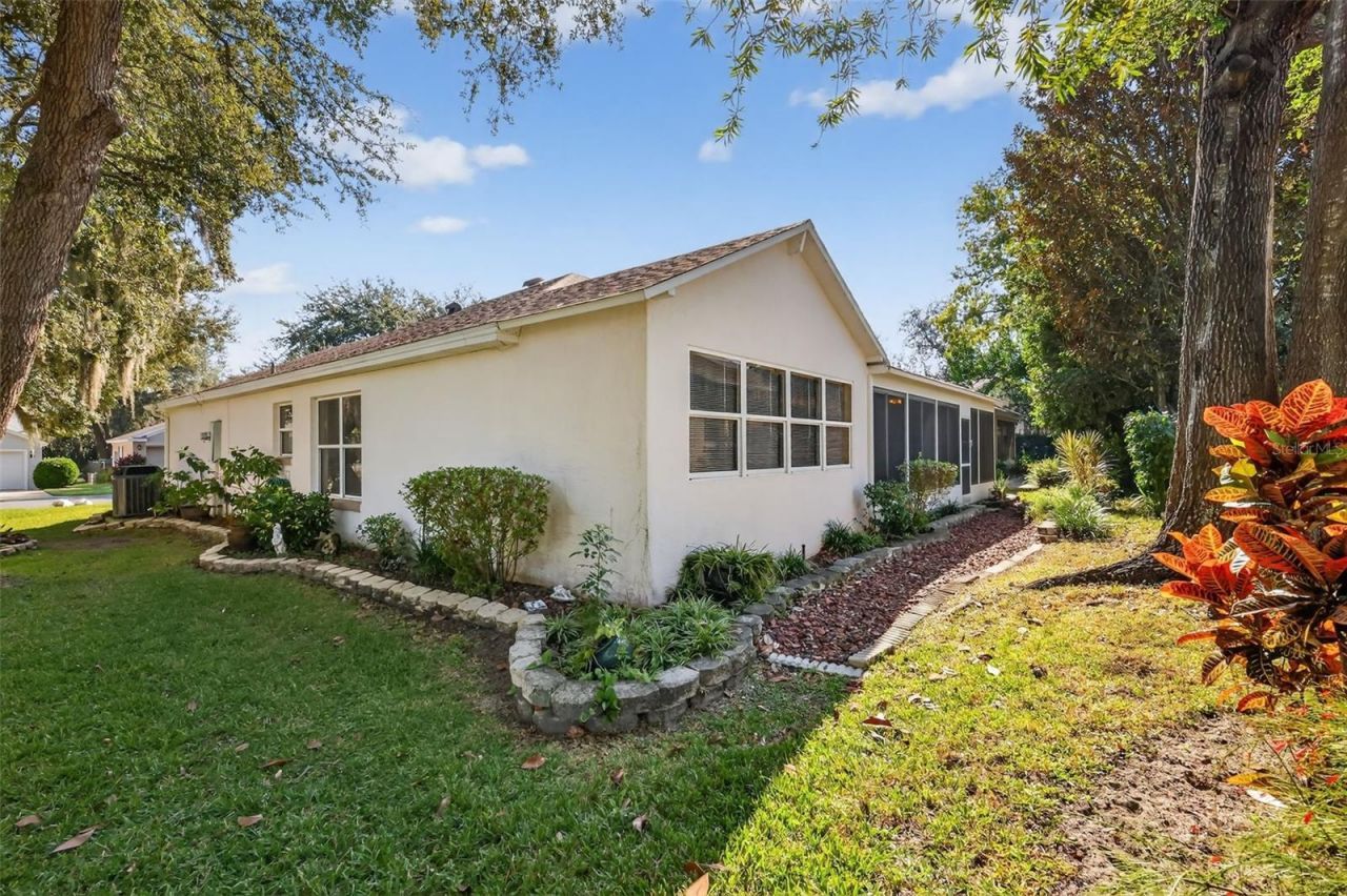 511 Loma Paseo Drive, Lady Lake, FL 32159 Photo