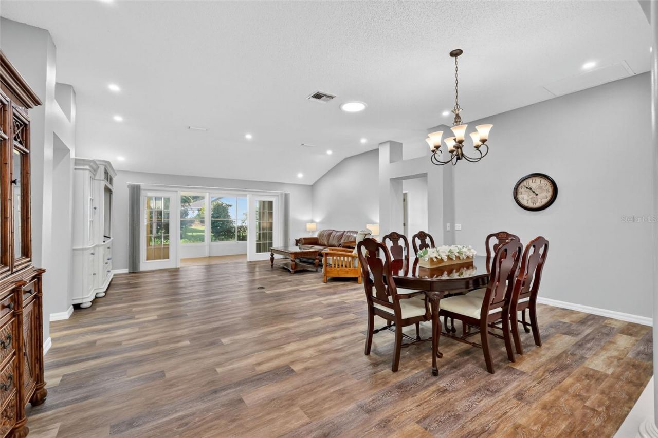 511 Loma Paseo Drive, Lady Lake, FL 32159 Photo