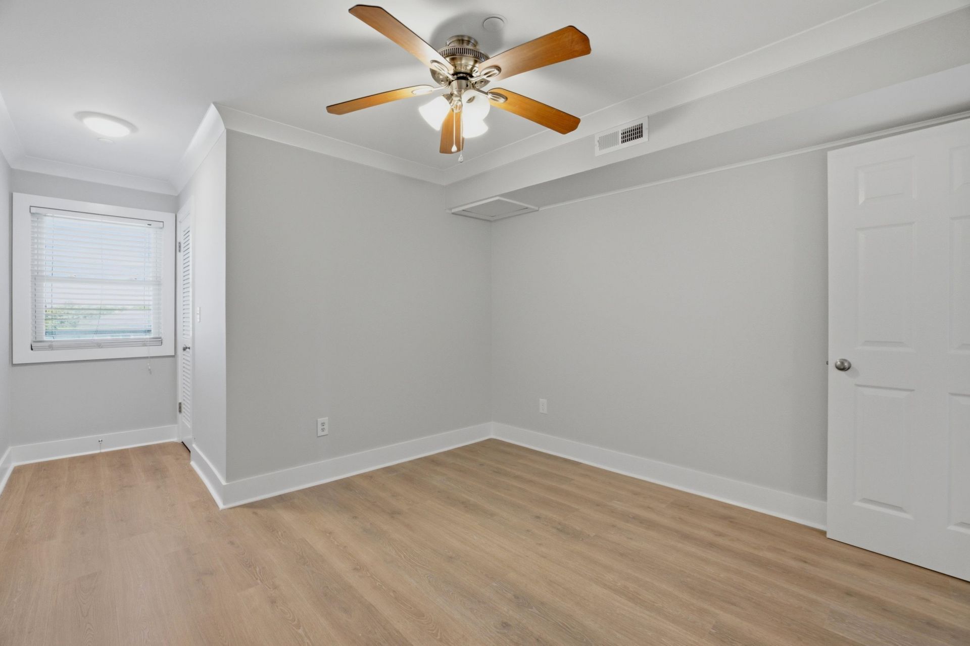 1310 N Waccamaw Dr. Photo 22
