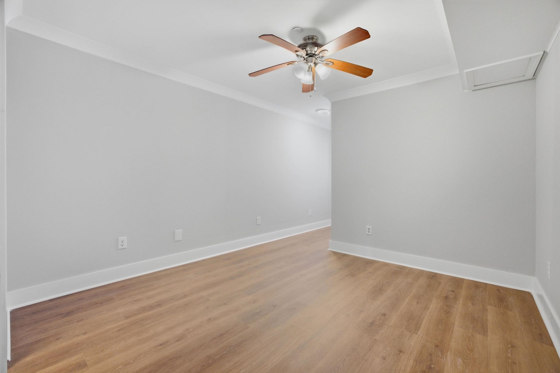 1310 N Waccamaw Dr. Photo 23
