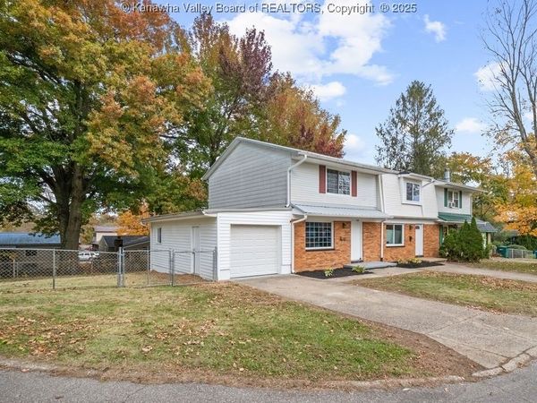 308 Charles Court, Hurricane, WV 25526