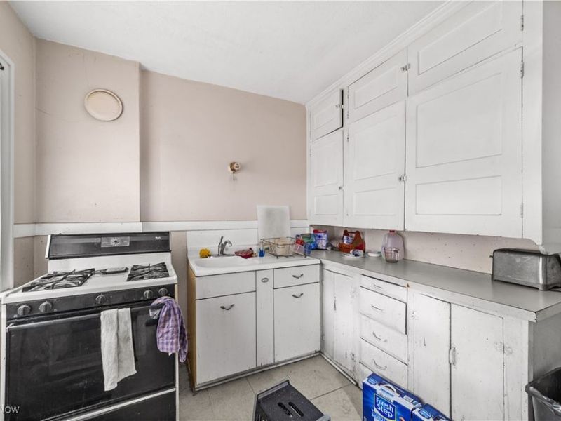 5217 Broadway Avenue, Cleveland, OH 44127 Photo 18