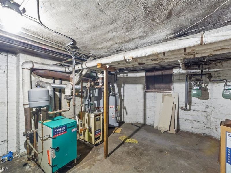 5217 Broadway Avenue, Cleveland, OH 44127 Photo 39