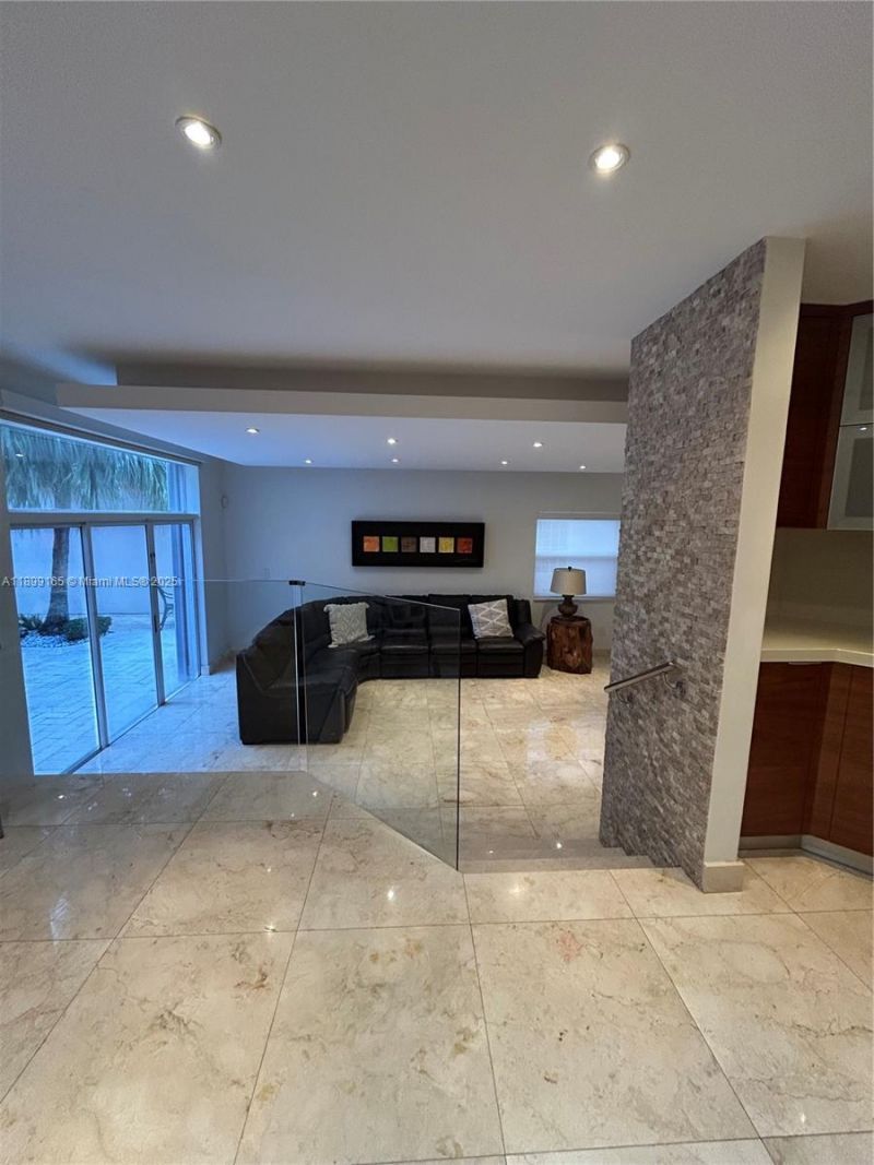 5926 NW 110th Ct, Doral, FL 33178 Photo