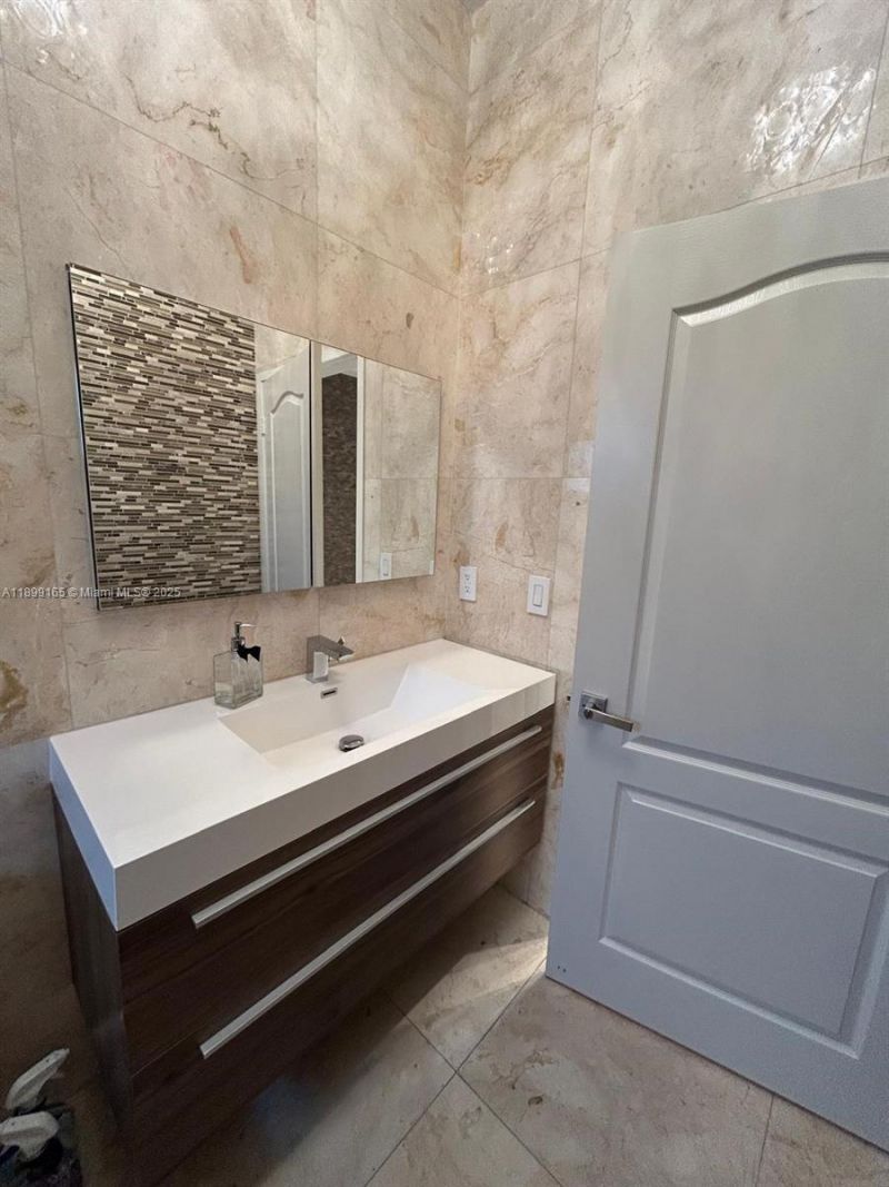 5926 NW 110th Ct, Doral, FL 33178 Photo