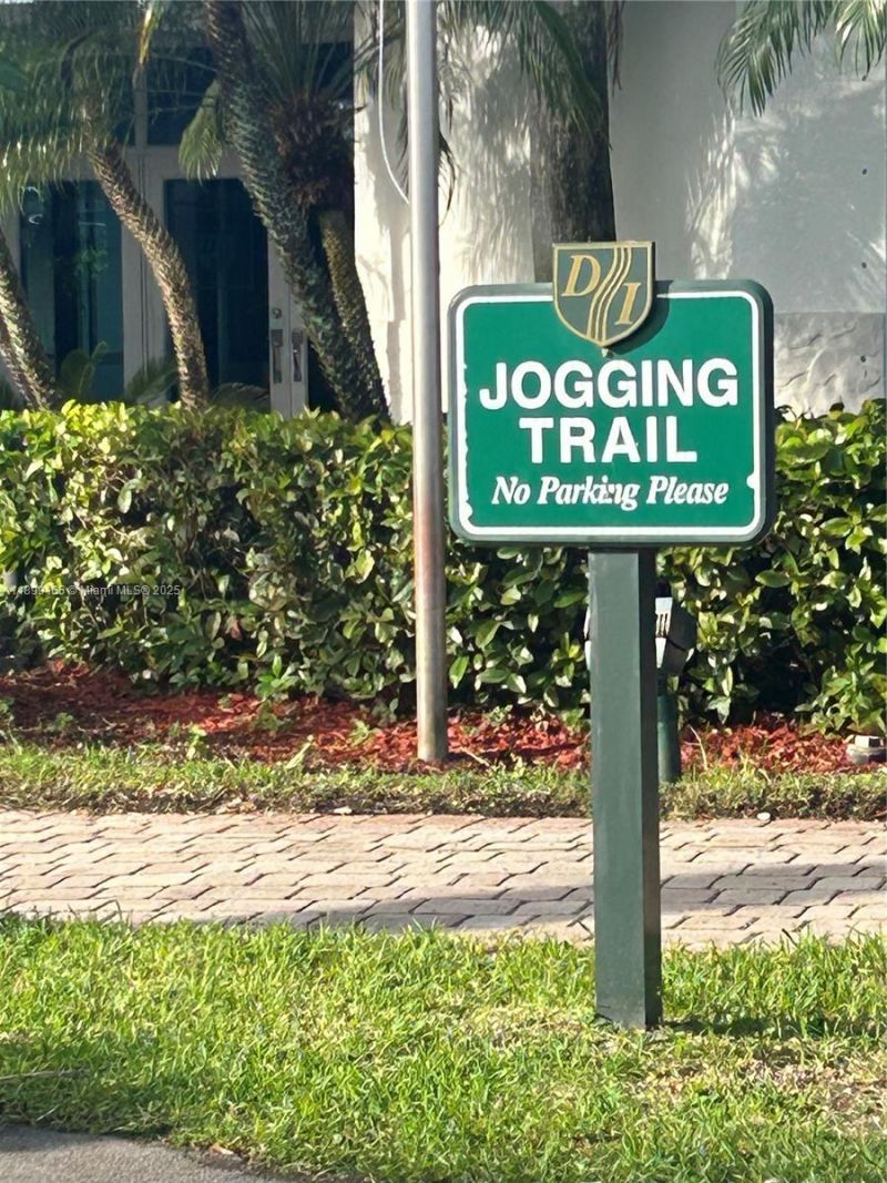 5926 NW 110th Ct, Doral, FL 33178 Photo