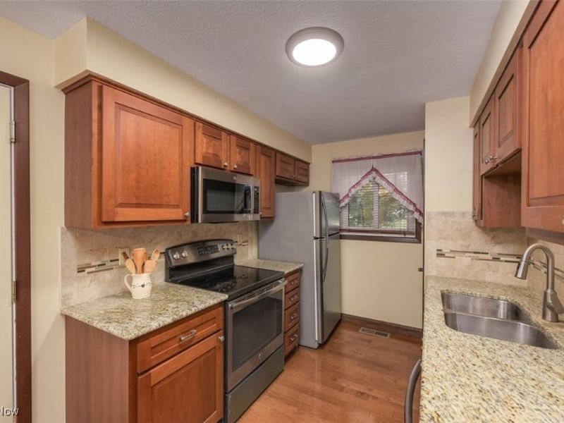 15279 Walnut Creek Drive, Strongsville, OH 44149 Photo 19