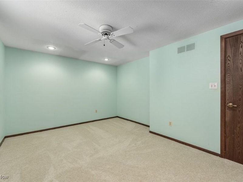 15279 Walnut Creek Drive, Strongsville, OH 44149 Photo 33