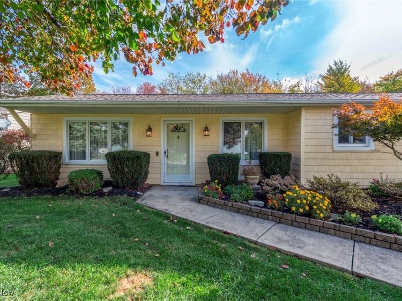 15279 Walnut Creek Drive, Strongsville, OH 44149 Photo 4