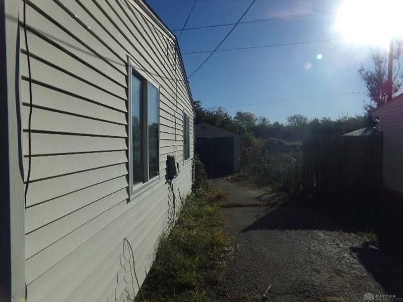 686 S Riverview Avenue, Miamisburg, OH 45342 Photo 2