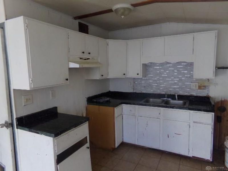 686 S Riverview Avenue, Miamisburg, OH 45342 Photo 9