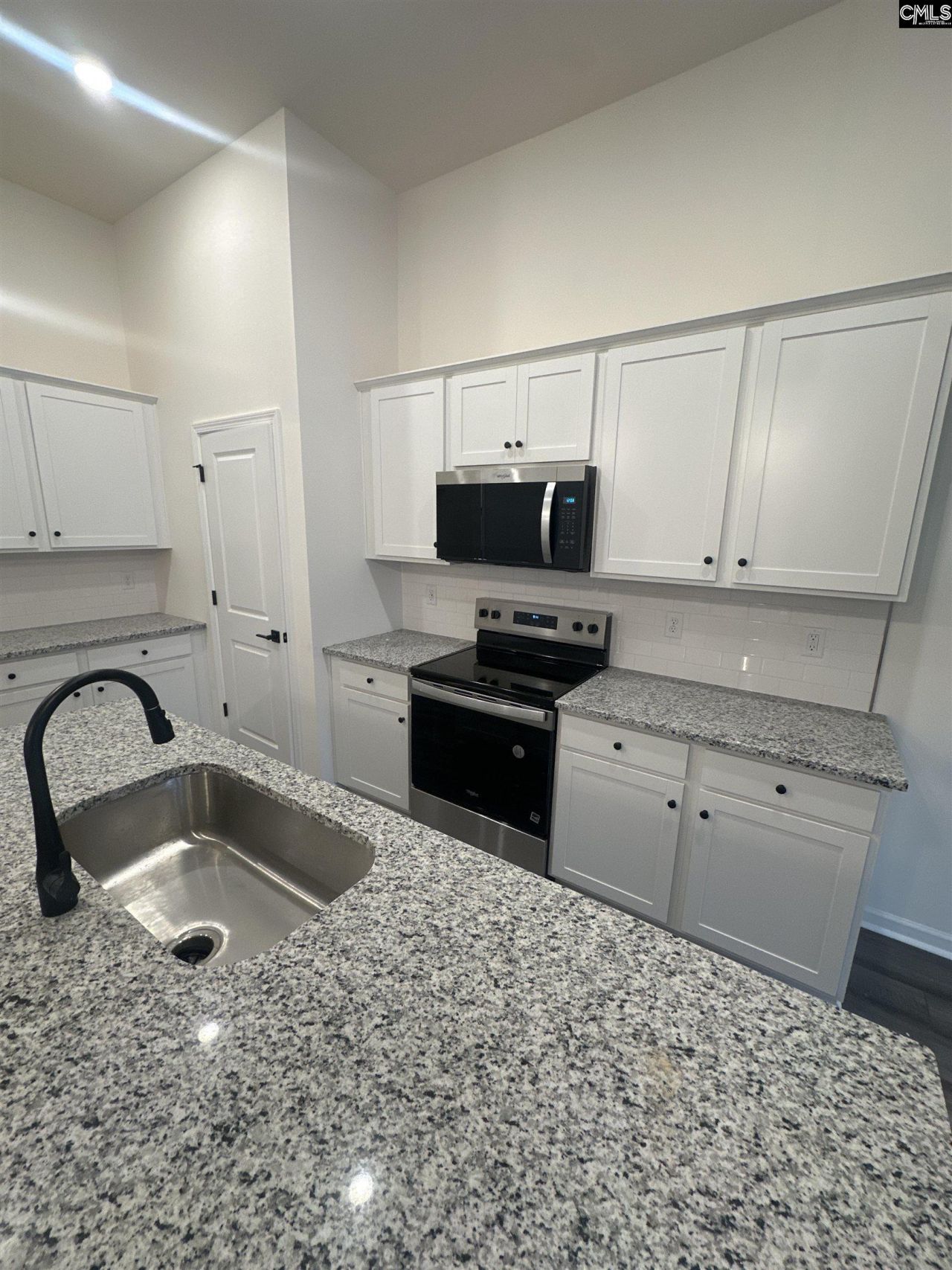 118 Prairie Grass Way Photo 9