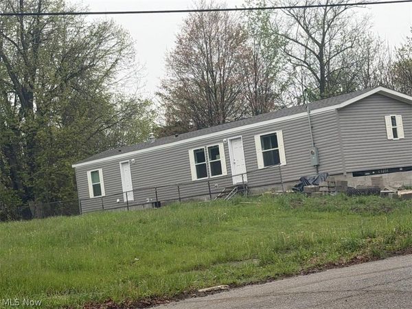 28 W Philadelphia Avenue, Youngstown, OH 44507