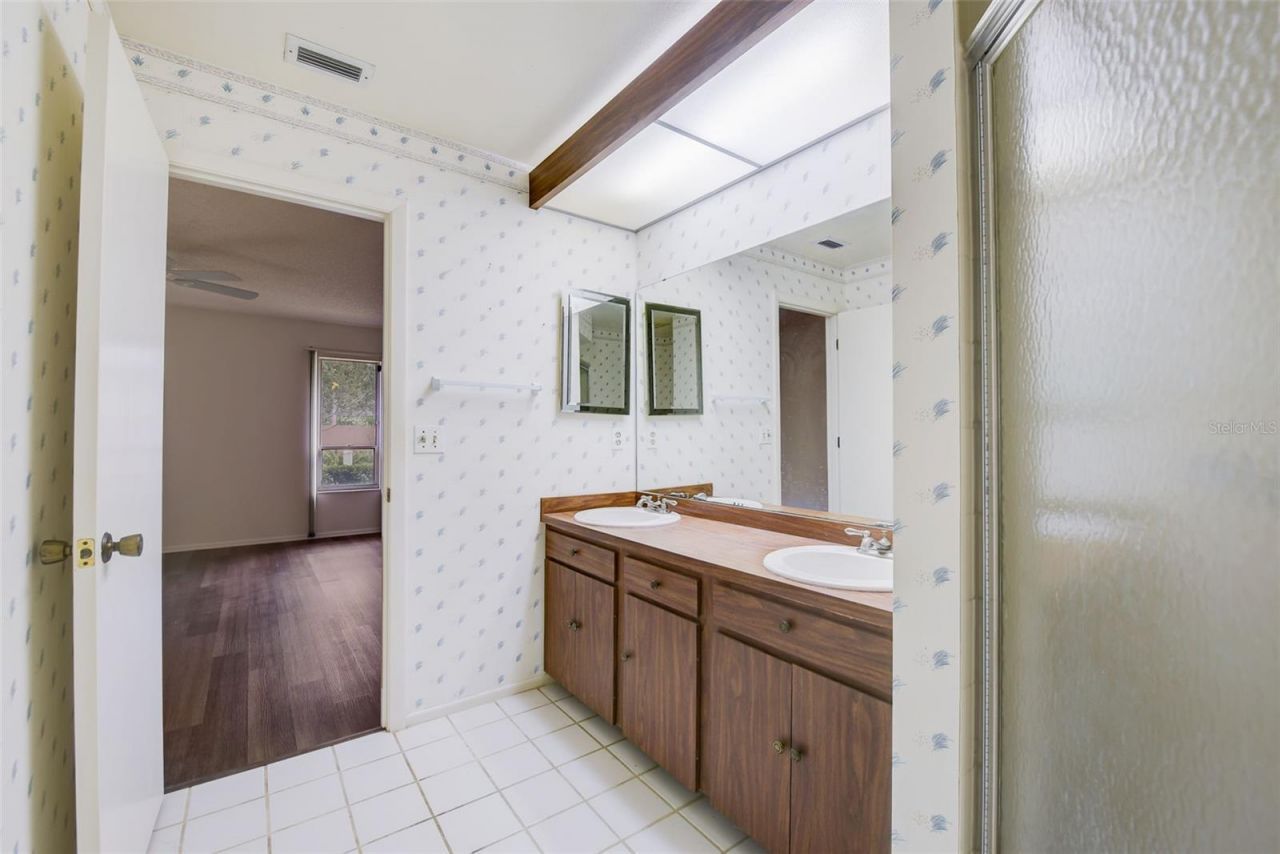 1203 Tallywood Drive, Unit 7002, Sarasota, FL 34237 Photo