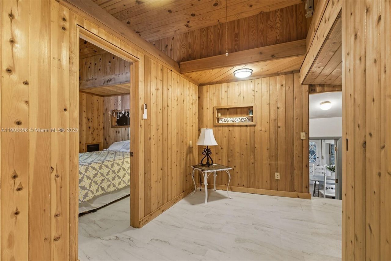 103 Tree Ln, Tavernier, FL 33070 Photo