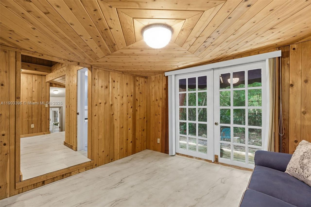 103 Tree Ln, Tavernier, FL 33070 Photo