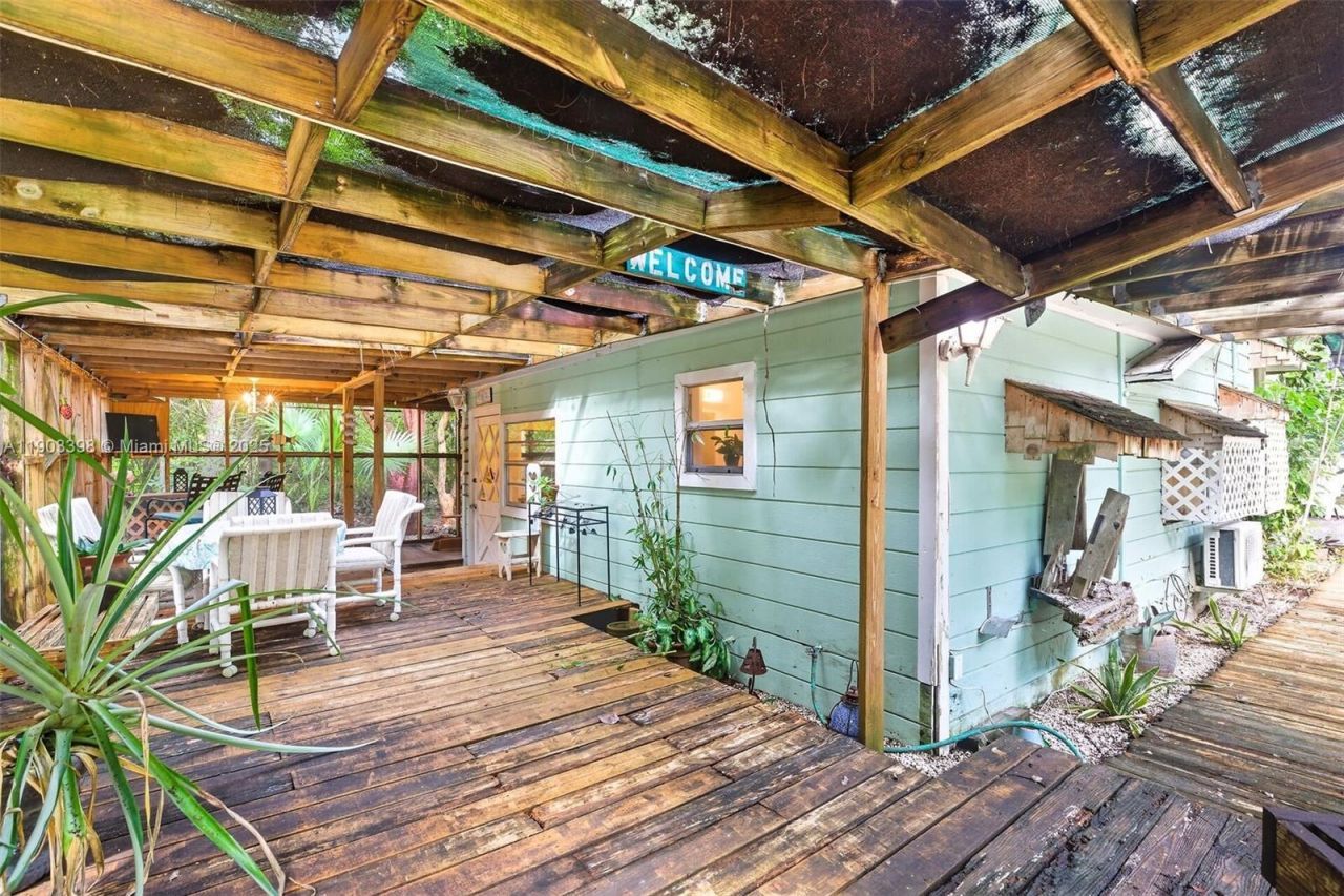 103 Tree Ln, Tavernier, FL 33070 Photo