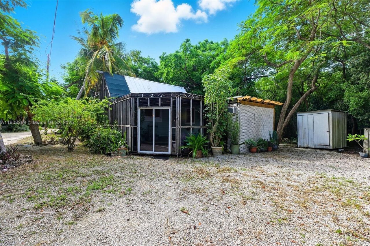 103 Tree Ln, Tavernier, FL 33070 Photo