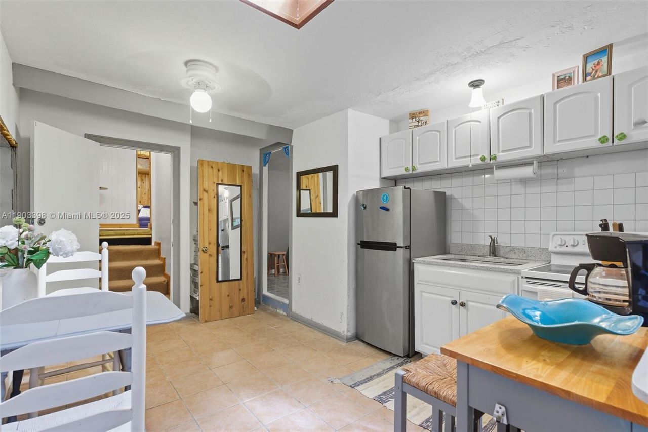 103 Tree Ln, Tavernier, FL 33070 Photo