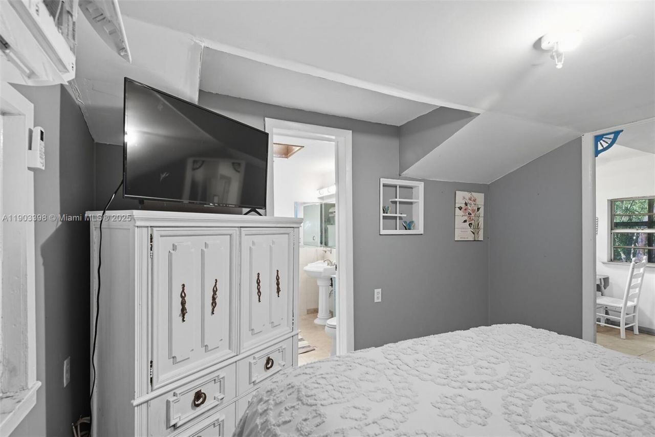 103 Tree Ln, Tavernier, FL 33070 Photo