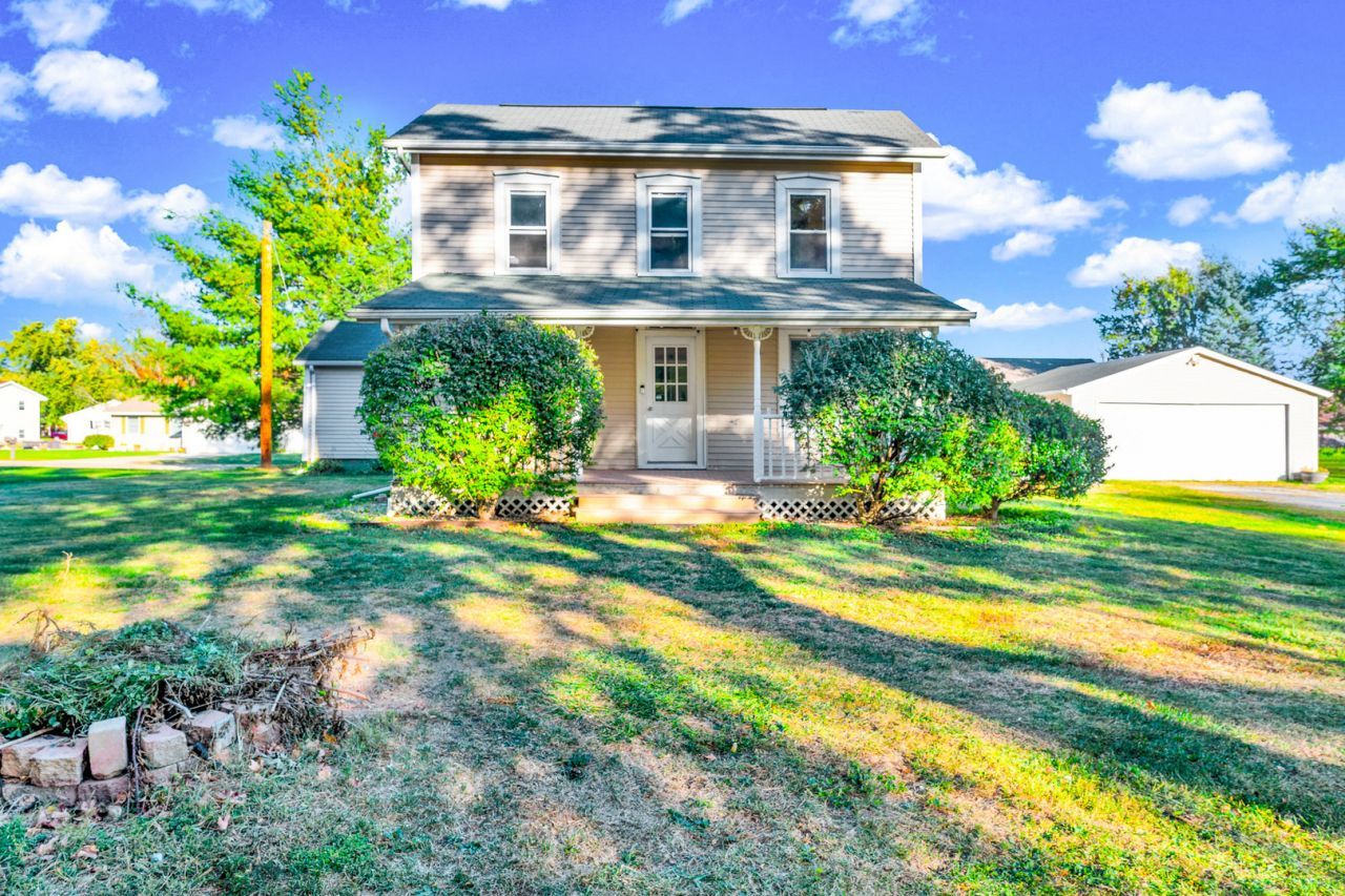 612 E North Street, Le Roy, IL 61752 Main Photo