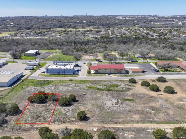 15207 Bell Ln, Selma, TX 78154