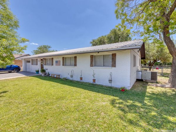 317 STUDER CR, Uvalde, TX 78801