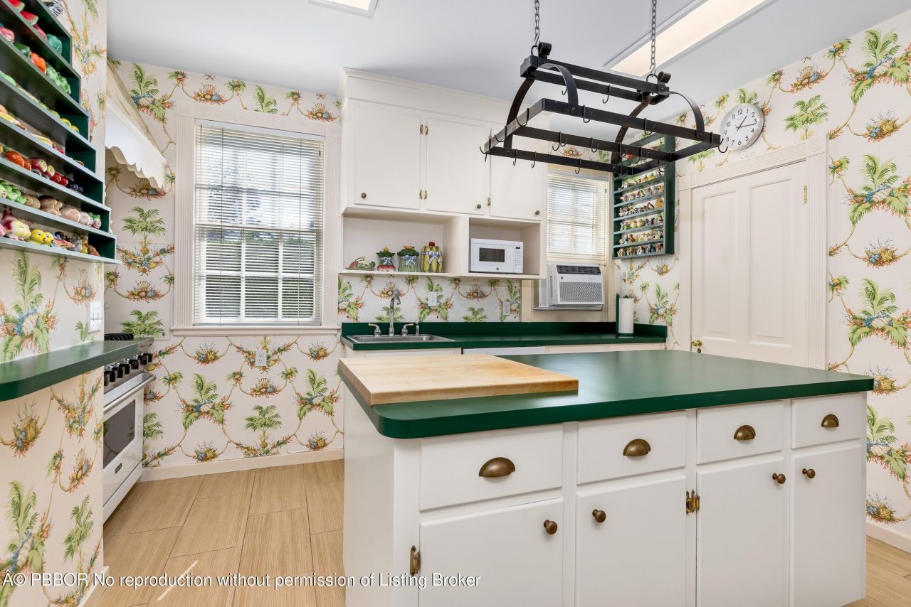 334 Barton Avenue, Palm Beach, FL 33480 Photo