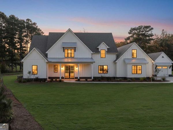 636 Arnold Mill Road, Woodstock, GA 30188