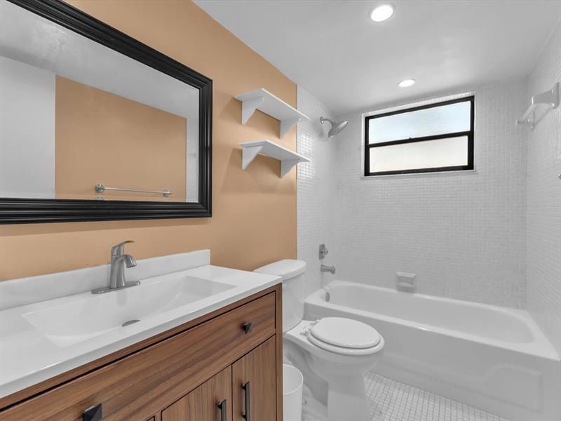 7750 W Mcnab Road, Unit 202, Tamarac, FL 33321 Photo