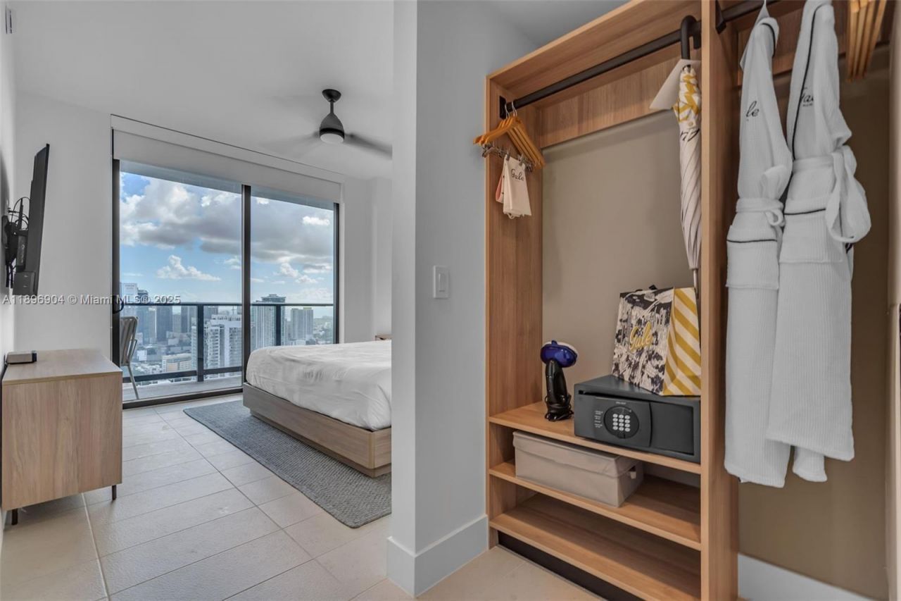 159 NE 6th St, Unit 4514, Miami, FL 33132 Photo