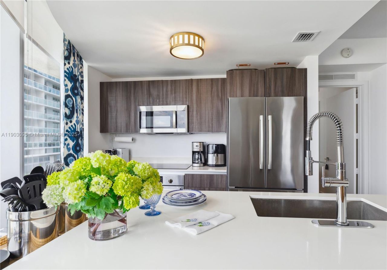 488 NE 18th St, Unit 2301, Miami, FL 33132 Photo