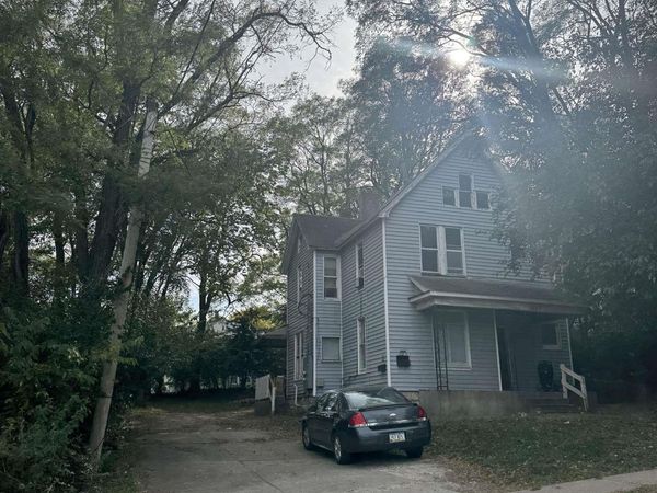 1127 Washington Street, Burlington, IA 52601